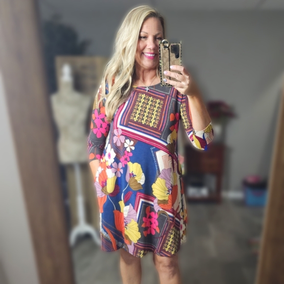 Honeyme Retro Floral Shift Dress - Picture 2 of 5